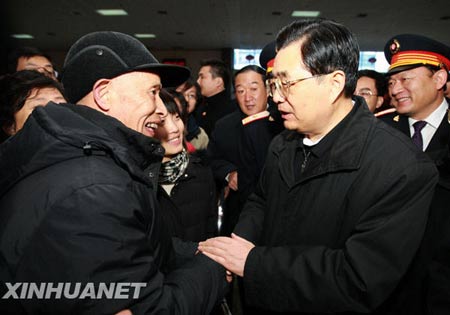 ���\�����ϲ���܇(ch��)վ��Ʊ��dͬ�ÿ��H�н�Մ�����A��ӛ�� ���i�z