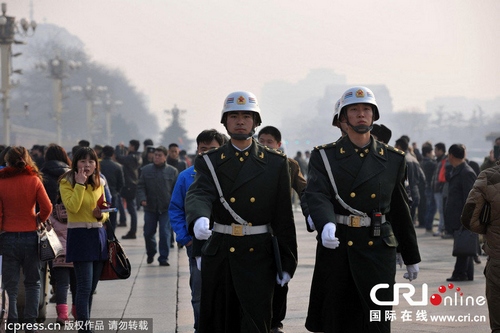 2014��3��2����2014��ȫ��(gu��)�ɕ�(hu��)�����ڱ������_(k��i)��������(d��ng)�����������찲�T(m��n)�V��(ch��ng)�����ο��������侯������ӏ�(qi��ng)Ѳ߉����������(j��)���D���侯�ٱ����찲�T(m��n)�V��(ch��ng)����Ѳ߉��