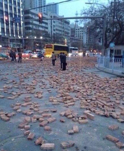 �m�ݻ�܇վ�^(q��)�򱻴u�^䁝M �����̑����w�m��