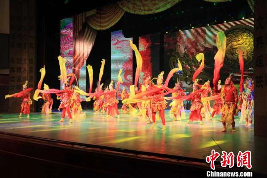 甘肅清水鄉(xiāng)土演員西秦腔歌舞劇再現(xiàn)軒轅時(shí)代恢弘
