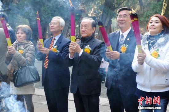 郁慕明:兩岸青年對民族文化淡泊 須強(qiáng)調(diào)飲水思源