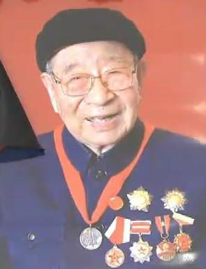 習仲勛戰(zhàn)友左文輝去世 習近平等送花圈致哀