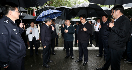 5��22�գ�����ľ�R�С�5��22�������ֲ������l(f��)������������ί�ɣ���(gu��)��(w��)ί�T����(gu��)�ҷ����I(l��ng)��(d��o)С�M�M�L(zh��ng)�����������L(zh��ng)�����������Ϻ��s������ľ�Rָ��(d��o)�������k��̎�ù���������ο���܂�Ⱥ����