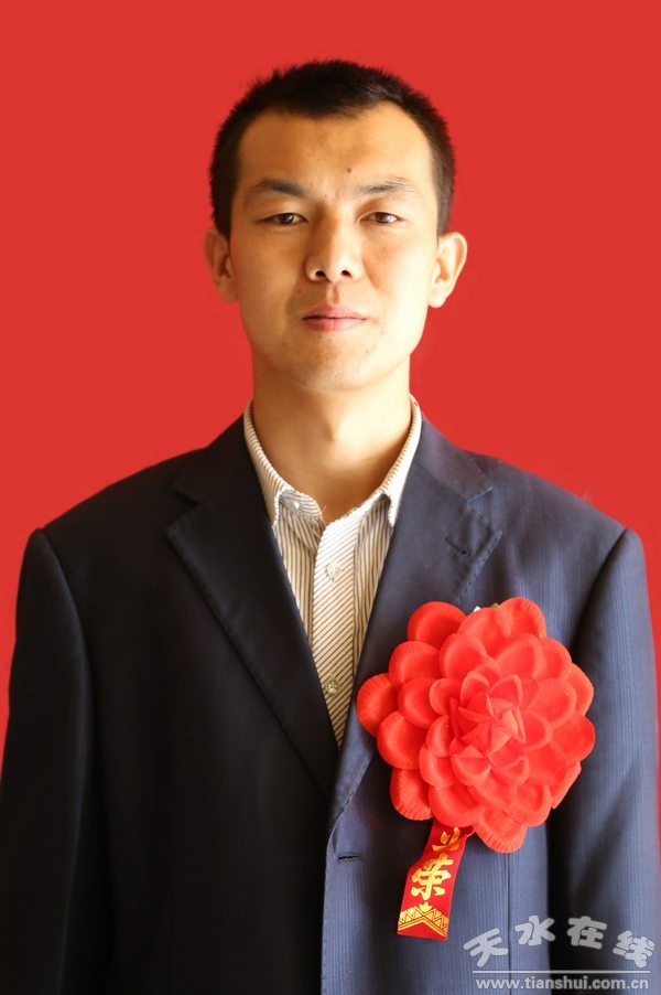 教學(xué)能手 清水六中教師馮建榮.jpg