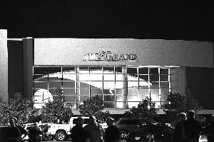 美國(guó)影院再發(fā)生槍擊血案 包括槍手在內(nèi)3人死亡