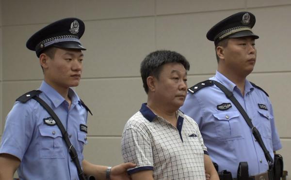 河北一縣委書(shū)記斂財(cái)上億:總當(dāng)不上市領(lǐng)導(dǎo) 想掙錢