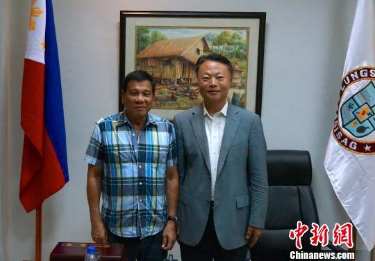 �Ɯ�(zh��n)���y(t��ng)���{Ħ��ͧ����ɳ��ʾ����(qu��n)�Ƕ��x���