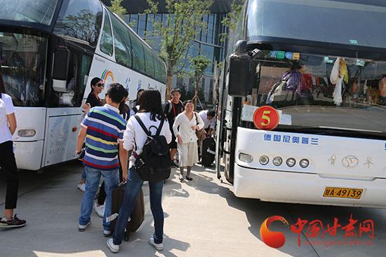 �������W(w��ng)�j(lu��)ý�w�tɫ���������C�С�ý�w�F(tu��n)һ�е��_(d��)�m��