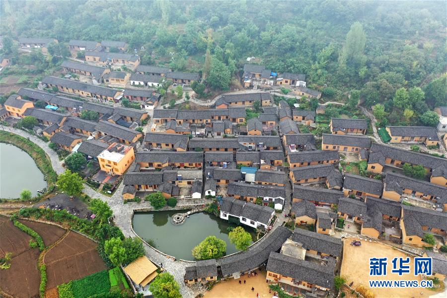 ������(x��)��ƽ�r(sh��)���Ї�(gu��)��ɫ���(hu��)���x˼��ָ���¡����r(sh��)����������ƪ�¡�����ӛ�P(gu��n)�ĵİ�����߅�¡��D�Ļ���(d��ng)����1���������l(xi��ng)�塰��ɽҊˮ���l(xi��ng)퍡�������(gu��)�c�����l(xi��ng)�����Κ�����