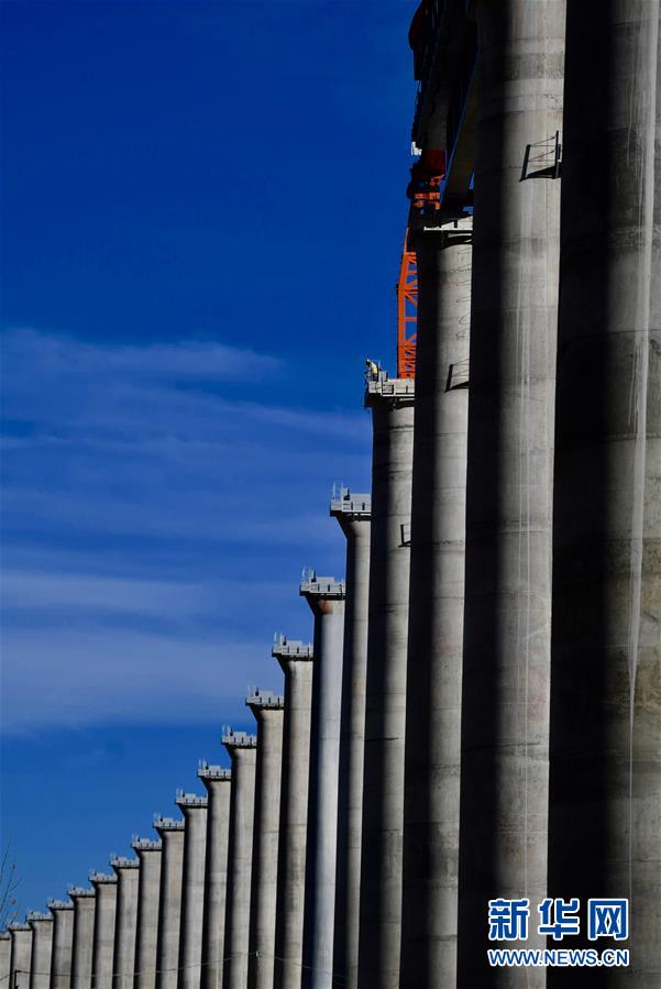 (新華全媒頭條·圖文互動)(11)闊步走在新時代康莊大道上——以習(xí)近平同志為核心的黨中央關(guān)心西藏工作紀(jì)實