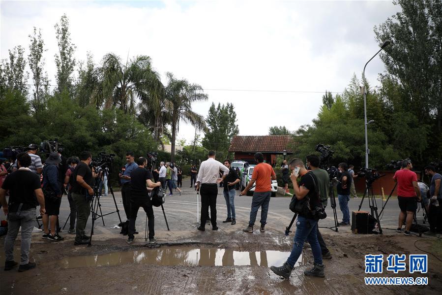 ���w������2���R����{ͻ�l(f��)�Ĺ�ȥ��