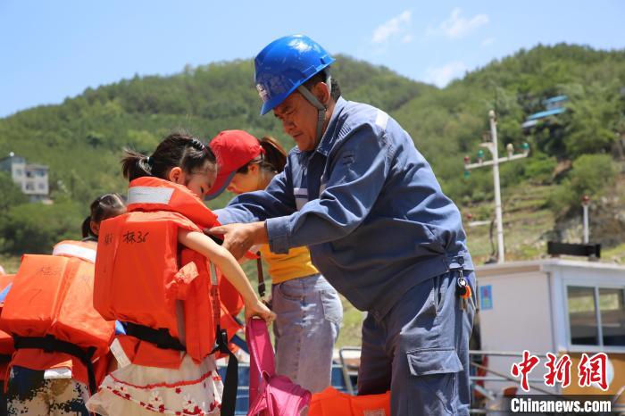 ���ټ��oС���Ѵ��Ͼ����� ��ɫ¡�ֹ�늾� ���z