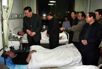 甘肅天水交通事故三名傷者仍未脫離危險(xiǎn)(圖)