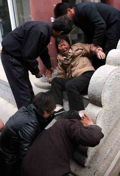 甘肅天水交通事故三名傷者仍未脫離危險(xiǎn)(圖)